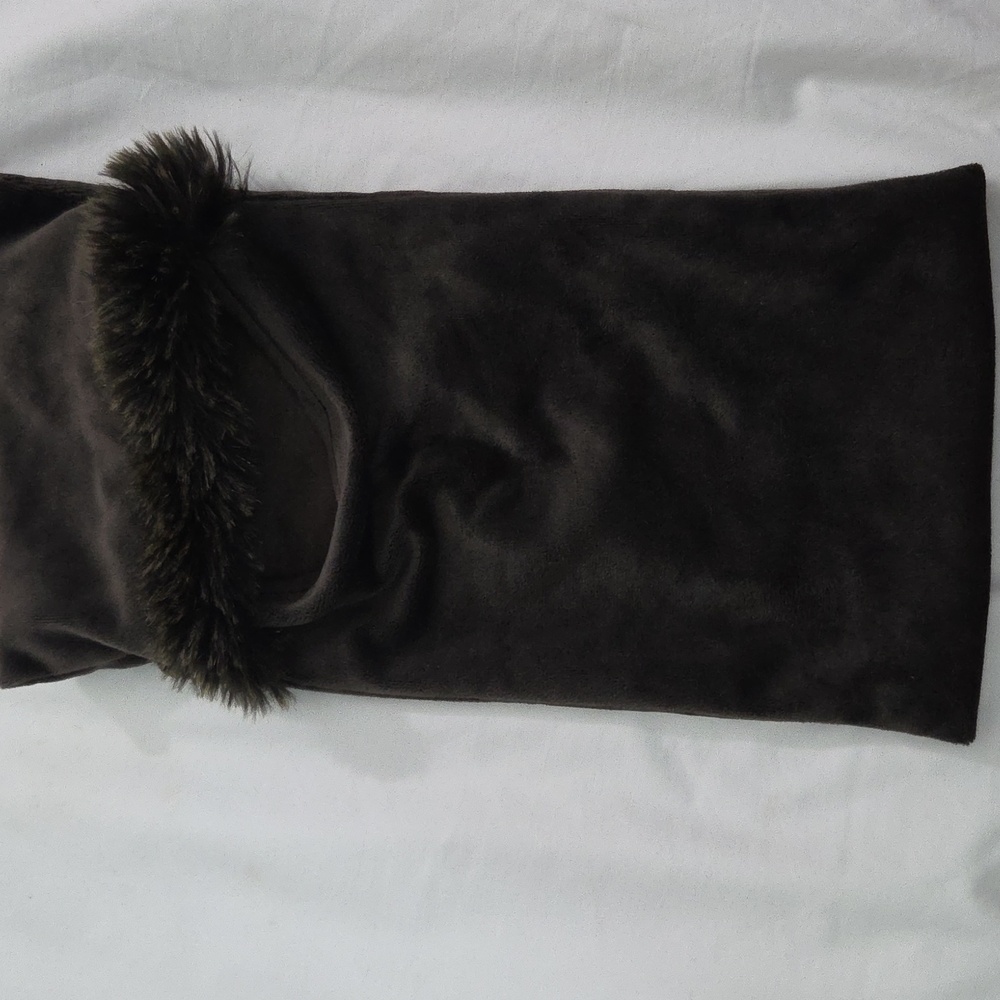 CASE TEXTILE, Dark Brown Faux Fur Trimmed🧿